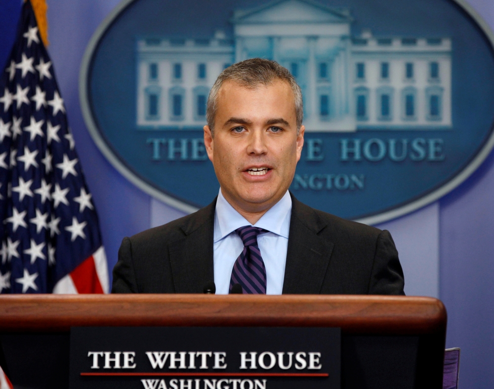 FILE PHOTO: OMB's Deputy Director for Management Jeff Zients talks about the budget negotiations at the White House in Washington April 7, 2011. REUTERS/Larry Downing