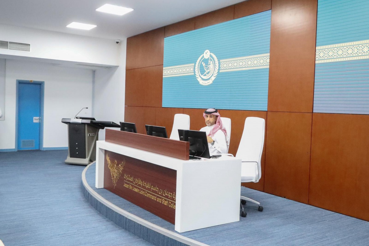 Undersecretary of the Ministry of Interior and Commander of the Lekhwiya Force H E Major General Abdulaziz bin Faisal Al Thani delivering a lecture at the Joaan bin Jassim Joint Command and Staff College.