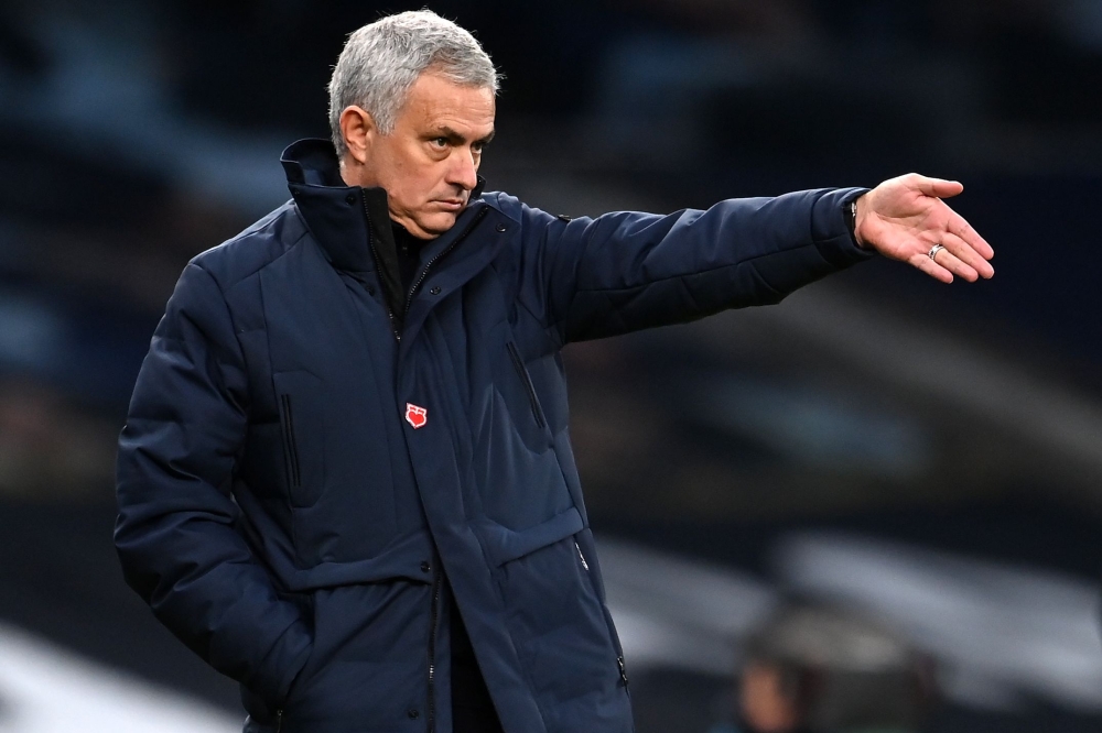 Tottenham Hotspur's Portuguese head coach Jose Mourinho reacts during the English Premier League football match between Tottenham Hotspur and Leicester City at Tottenham Hotspur Stadium in London, on December 20, 2020.  AFP / Andy Rain 