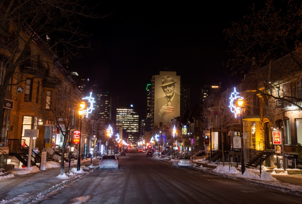 Crescent Street, a street known for its nightlife, is seen on the first night after a curfew is imposed by the Quebec government to help slow the spread of the coronavirus disease (COVID-19) pandemic in Montreal, Quebec, Canada January 9, 2021. REUTERS/Ch