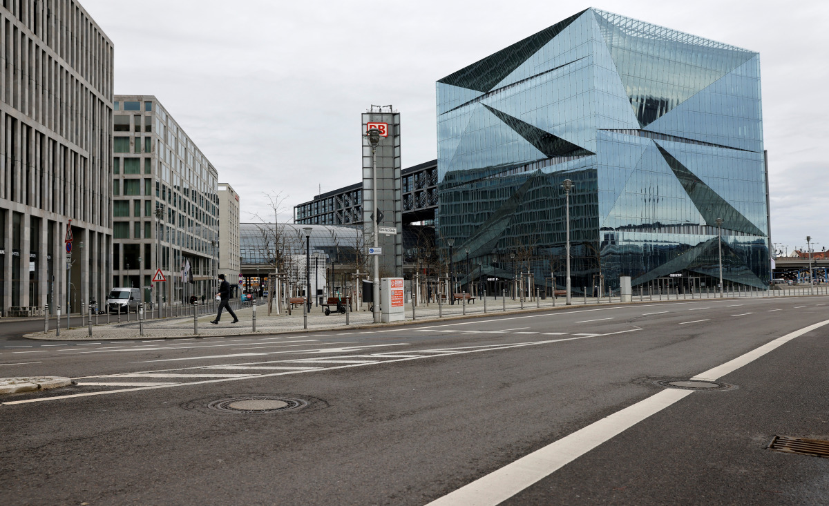 General view of empty streets in a business district near the central train station Hauptbahnhof, amid the coronavirus disease (COVID-19) pandemic, during lockdown in Berlin, Germany, January 20, 2021. REUTERS/Fabrizio Bensch
