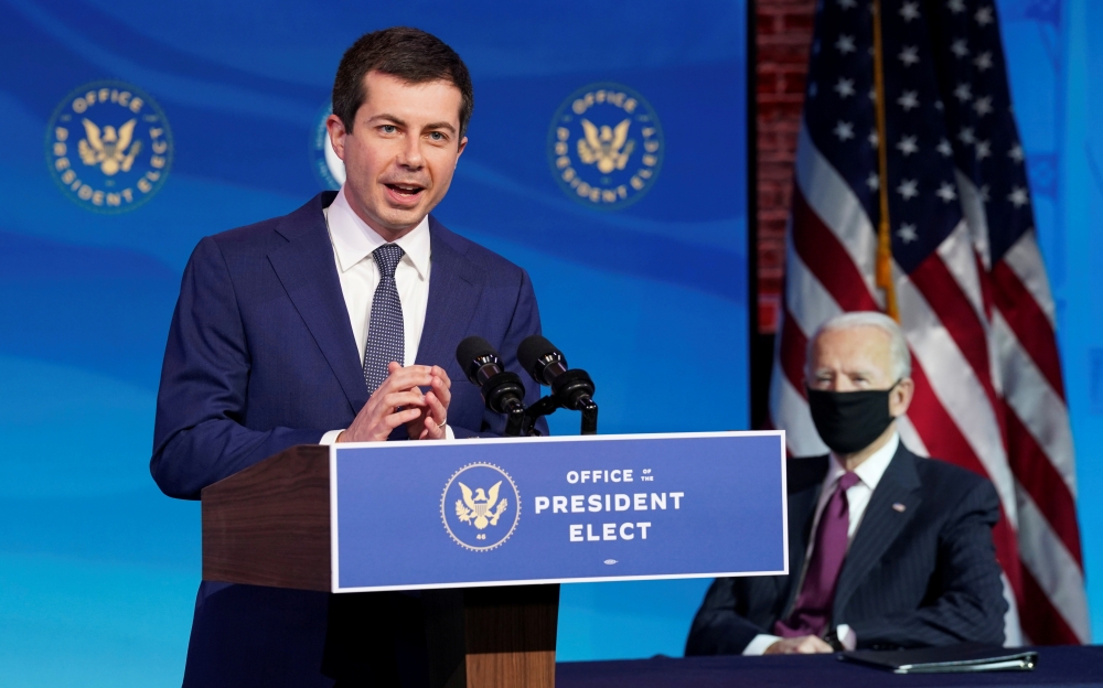 FILE PHOTO: Former South Bend, Indiana Mayor Pete Buttigieg. REUTERS/Kevin Lamarque