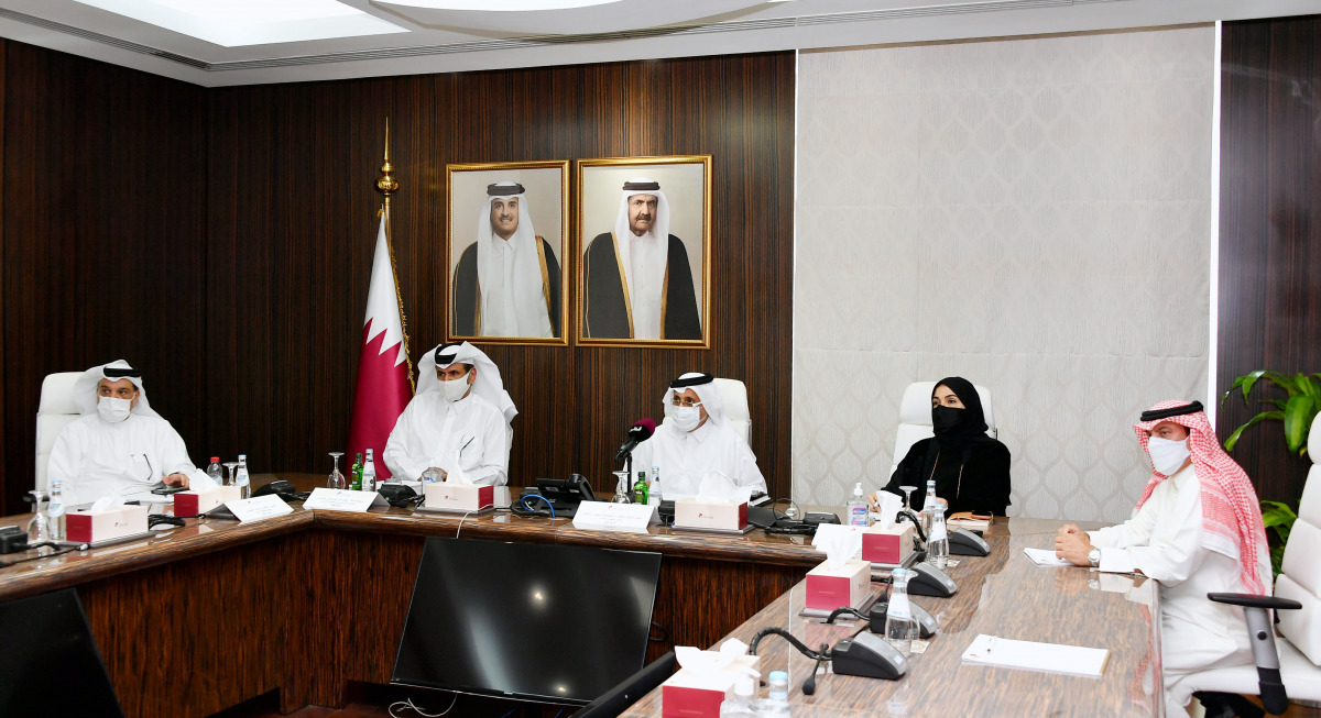 Qatar Chamber (QC) Chairman Sheikh Khalifa bin Jassim Al Thani (centre), and other QC officials, during the Chamber’s virtual second general assembly meeting yesterday. 