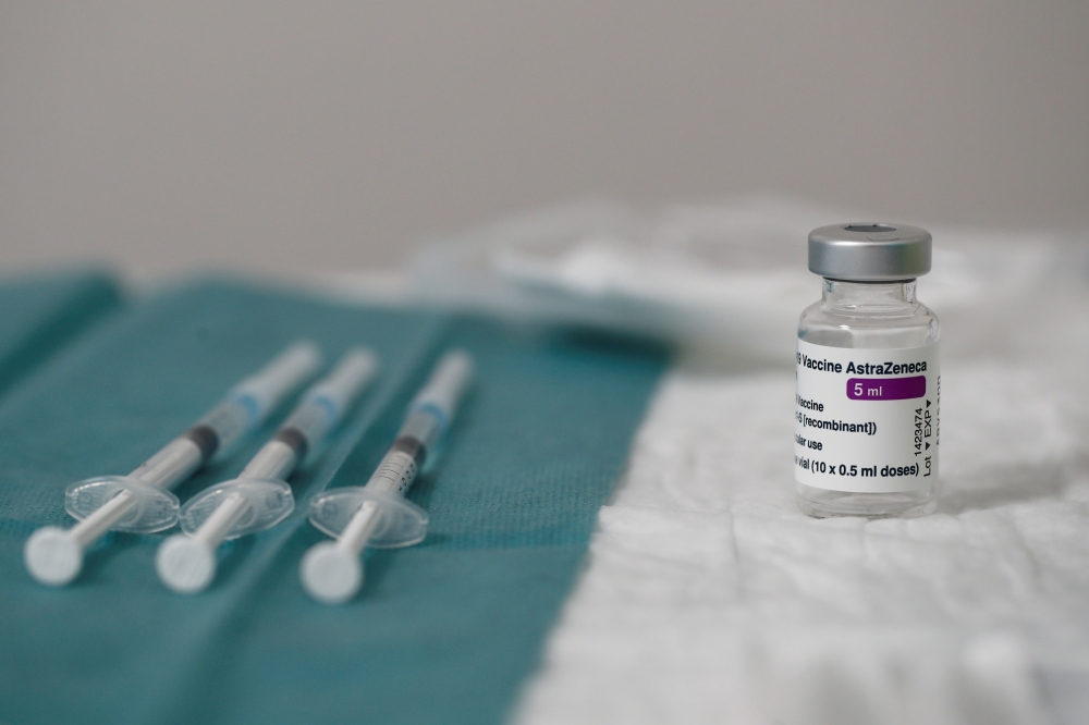 Prepared syringes of the AstraZeneca COVID-19 vaccine are seen at the Clinique de l'Estree - ELSAN private hospital in Stains as part of the coronavirus disease (COVID-19) vaccination campaign in France, March 5, 2021. REUTERS/Benoit Tessier/File Photo
