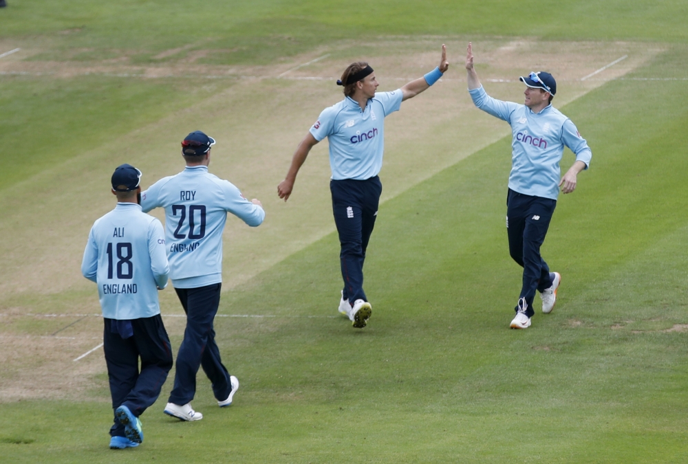 Cricket - Third One Day International - England v Sri Lanka - Bristol County Ground, Bristol, Britain - July 4, 2021 England's Tom Curran celebrates after taking the wicket of Sri Lanka's Binura Fernando Action Images via Reuters/Matthew Childs
