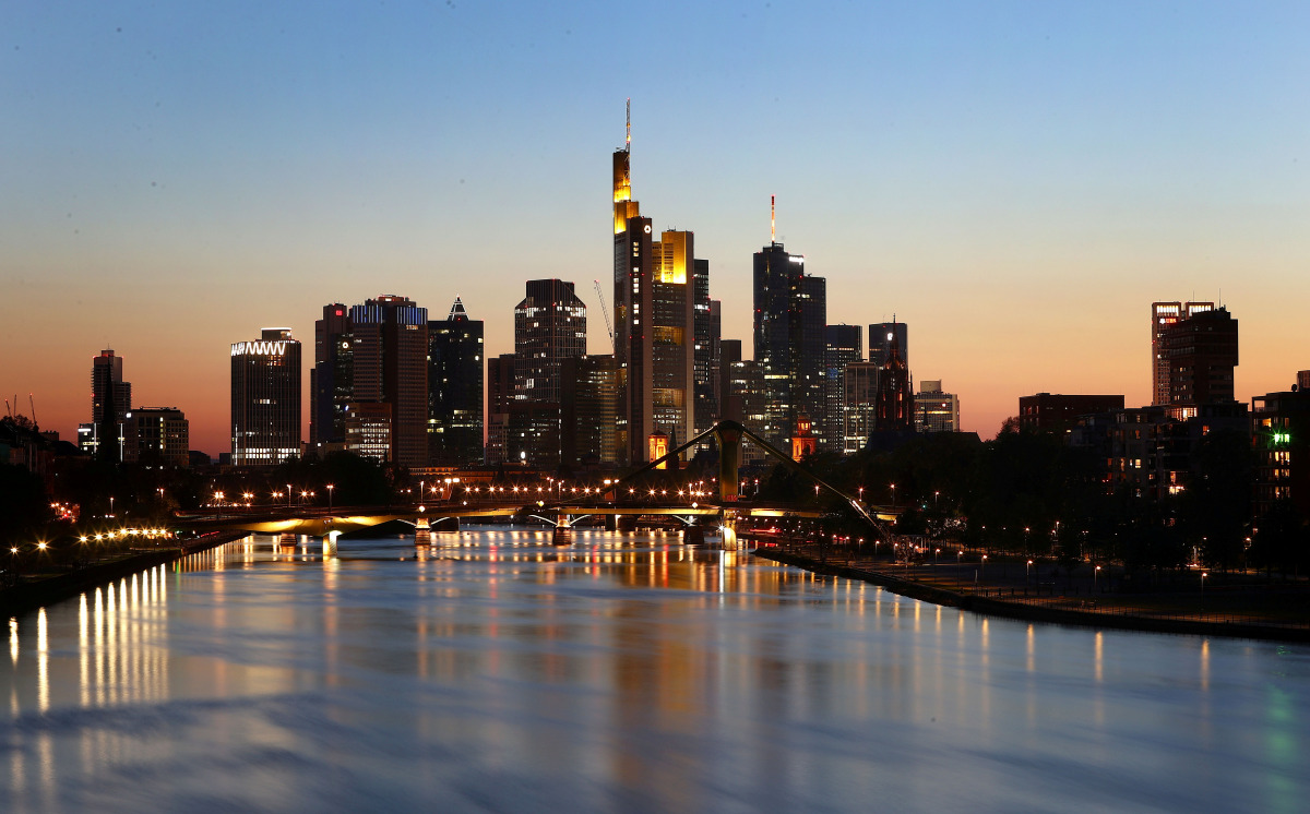 The skyline with the financial district is photographed during sunset in Frankfurt, Germany, April 22, 2020, as the spread of the coronavirus disease (COVID-19) continues. REUTERS/Kai Pfaffenbach/File Photo 