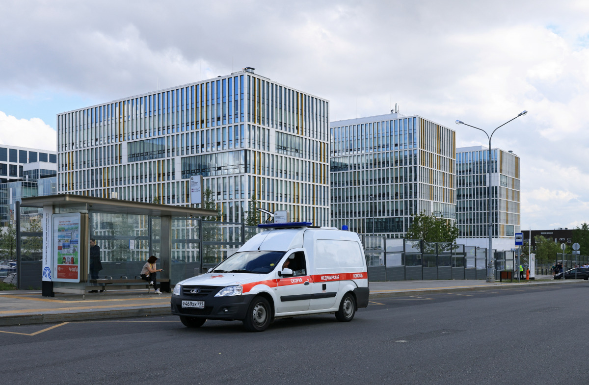 An ambulance drives near a hospital for patients infected with the coronavirus disease (COVID-19) on the outskirts of Moscow, Russia July 2, 2021. REUTERS/Tatyana Makeyeva
