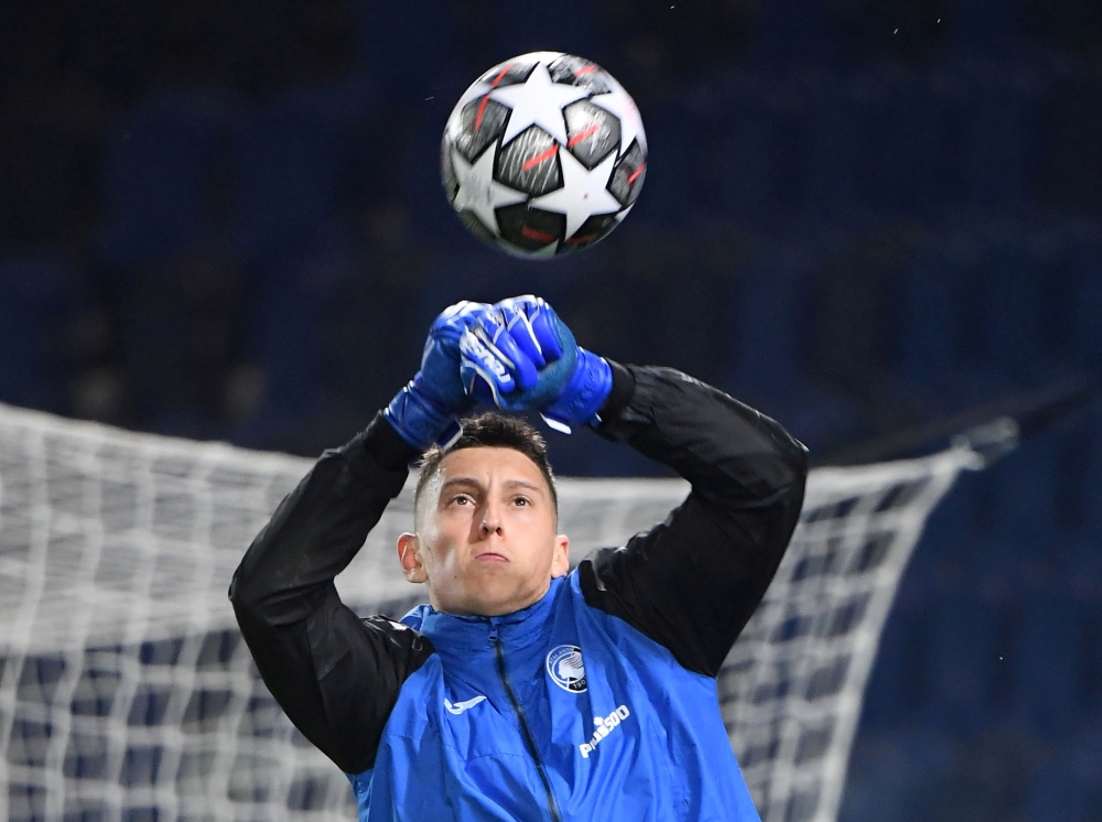 February 24, 2021 Atalanta's Pierluigi Gollini during the warm up before the match REUTERS//File Photo