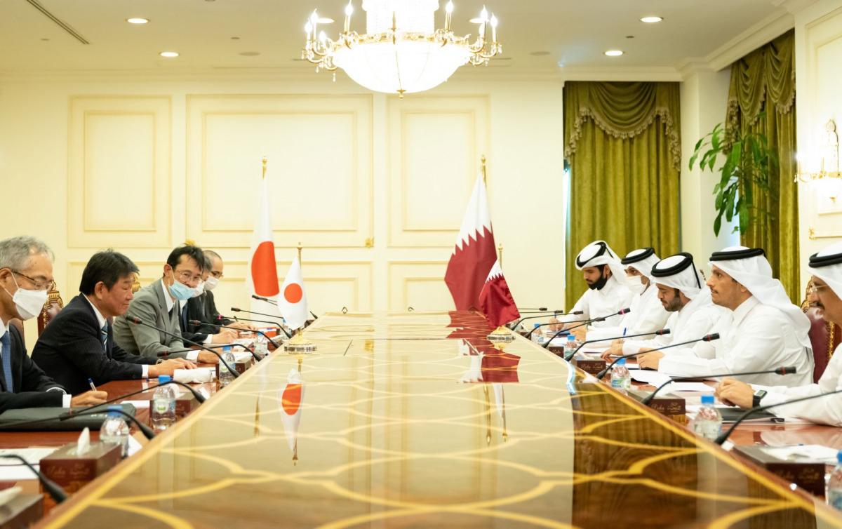 Deputy Prime Minister and Minister of Foreign Affairs H E Sheikh Mohammed bin Abdulrahman Al Thani and  Minister of Foreign Affairs of Japan H E Toshimitsu Motegi lead their delegations at the official opening session of the first strategic dialogue betwe