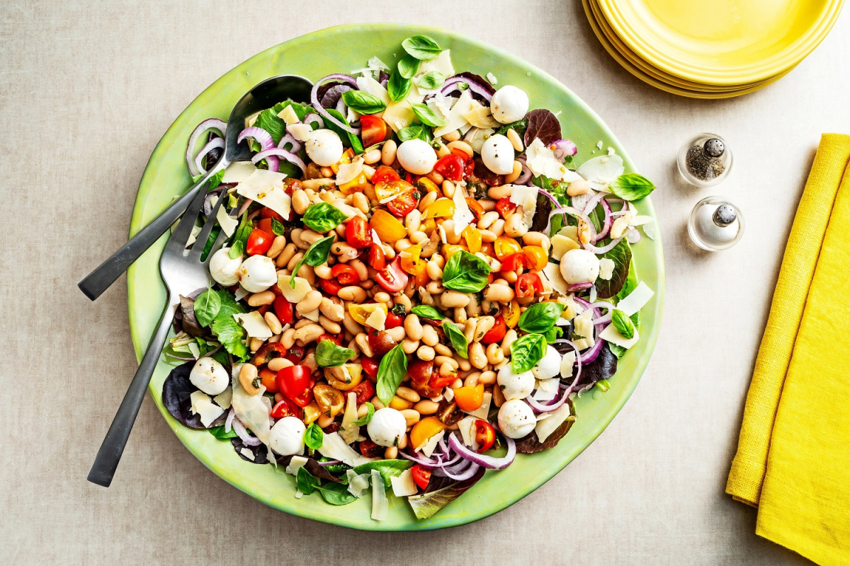 Pizza Salad with marinated white beans. Photo for The Washington Post by Scott Suchman
