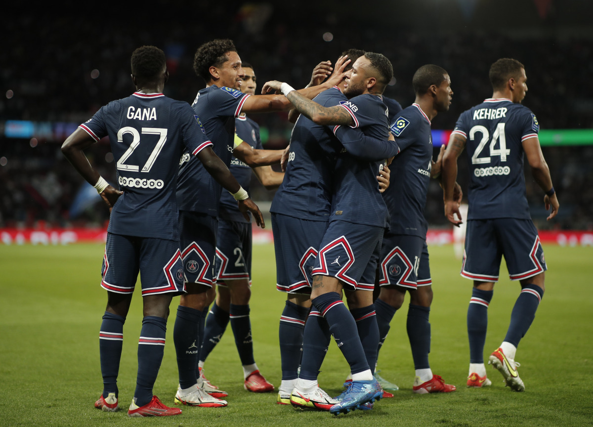 Paris St Germain's Mauro Icardi celebrates scoring their second goal with teammates REUTERS/Benoit Tessier
