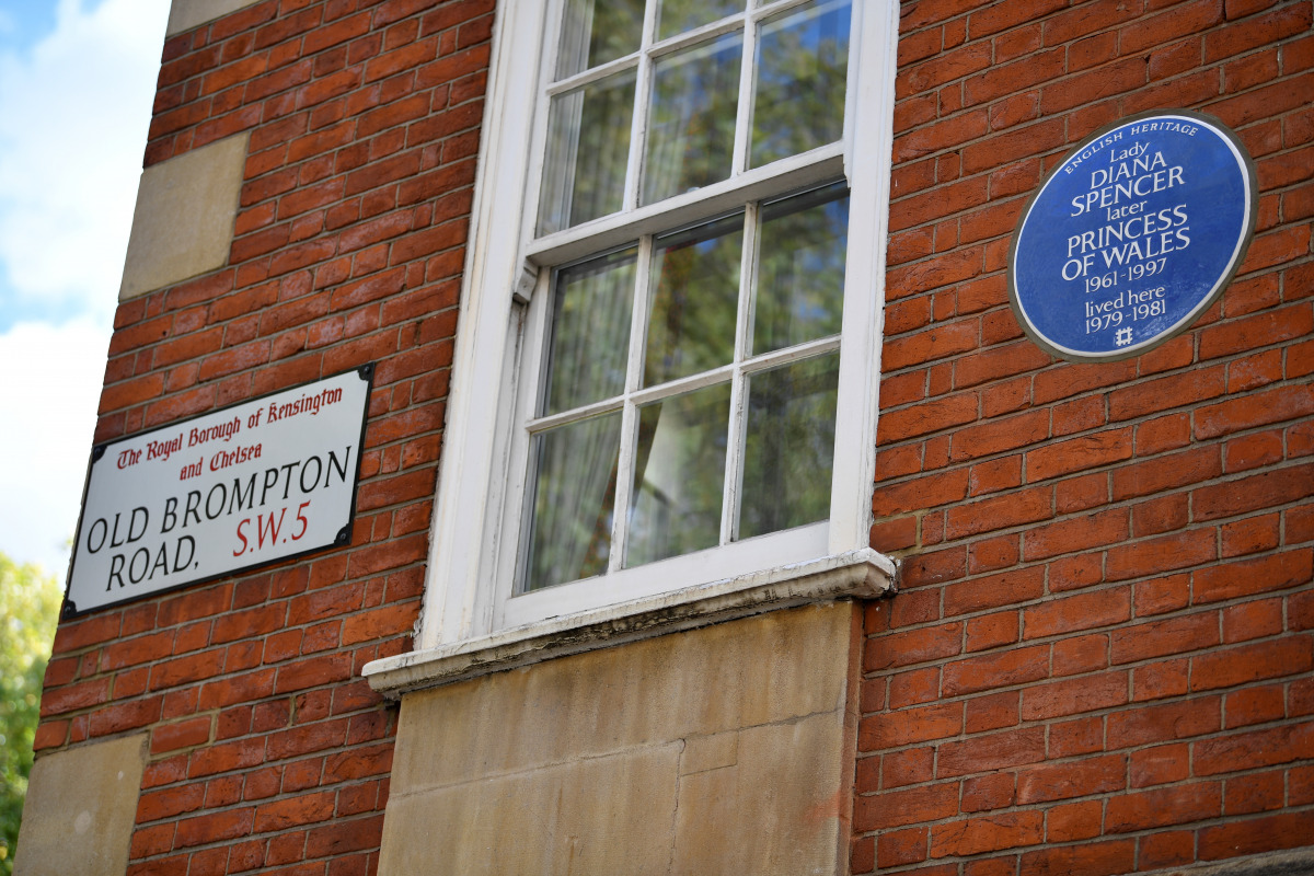 English Heritage's blue plaque to Diana, Princess of Wales marking the flat where she lived at the time of her engagement to Charles, Prince of Wales is pictured in London, Britain, September 29, 2021. REUTERS/Beresford Hodge
