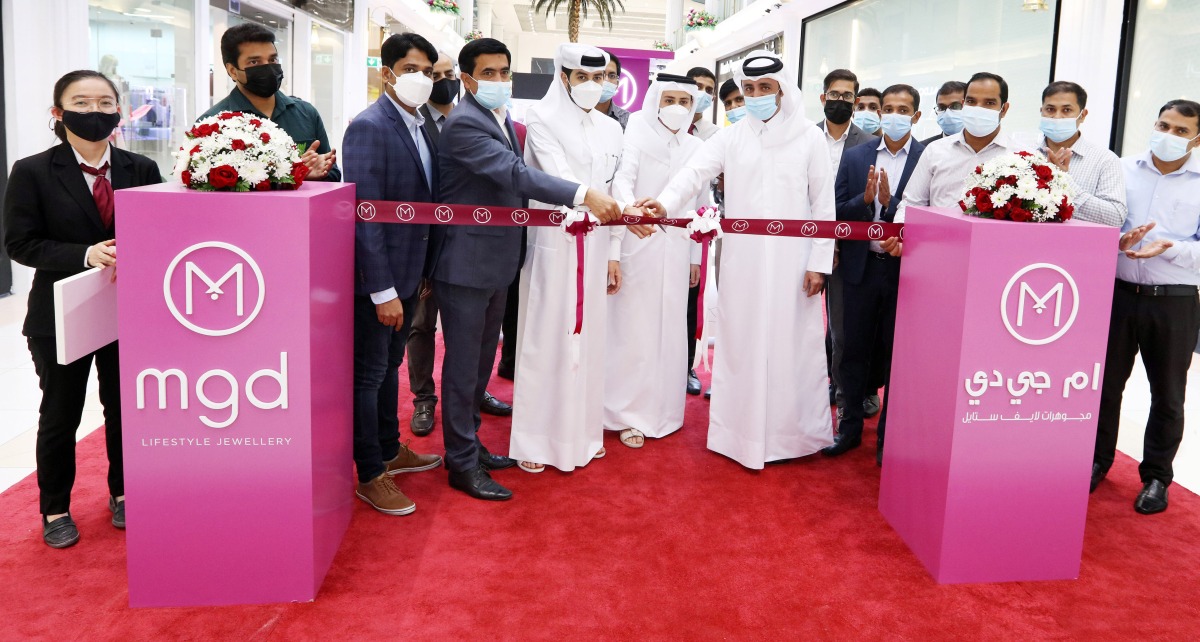 Officials inaugurating Malabar Gold & Diamonds showroom in Landmark Shopping Mall.