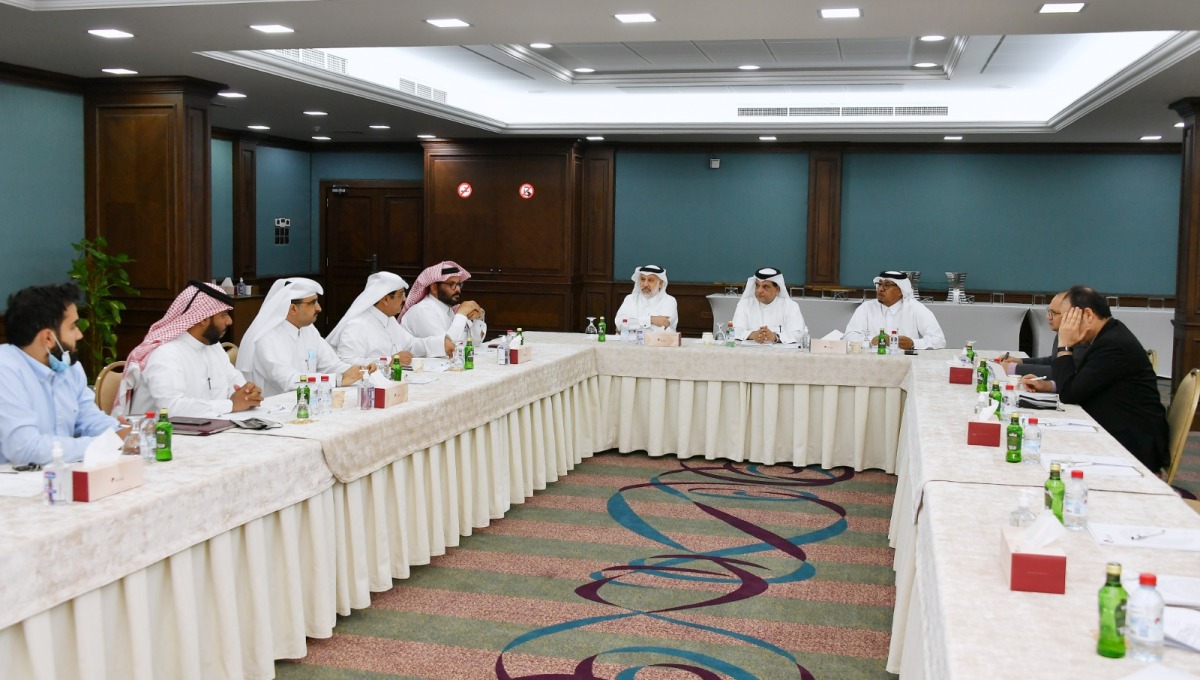 Officials during the meeting at Qatar Chamber headquarters.