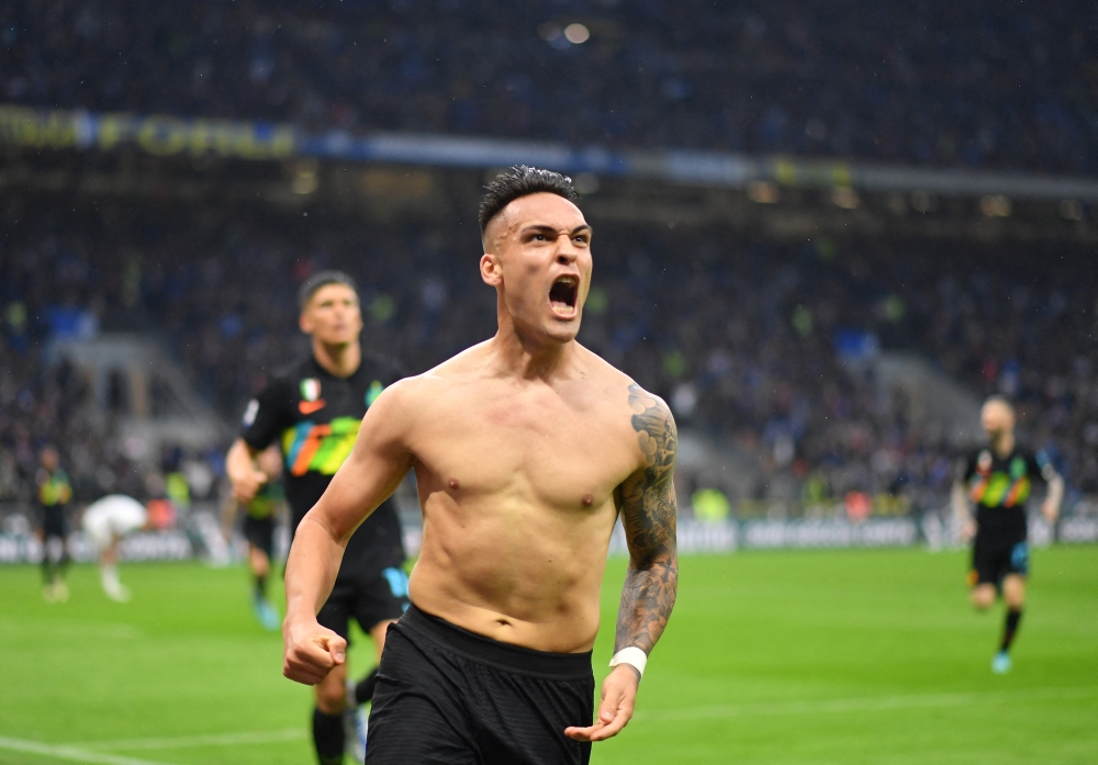 Inter Milan's Lautaro Martinez celebrates scoring their third goal REUTERS/Daniele Mascolo
