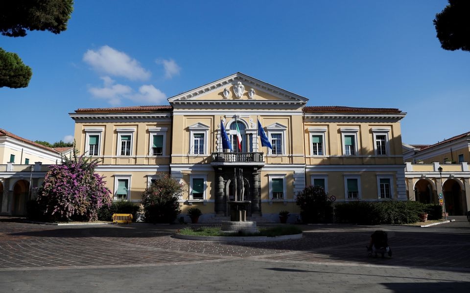 A general view of Lazzaro Spallanzani infectious diseases hospital on the day of the first human trials of an Italian-developed coronavirus disease (COVID-19) vaccine, with doses administered to 90 volunteers over 7 months, in Rome, Italy, August 24, 2020. REUTERS/Yara Nardi

