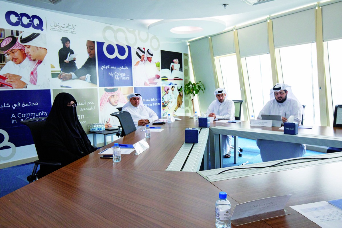 Some members of the CCQ's Advisory Board for the Engineering Technology Programs during the meeting.    