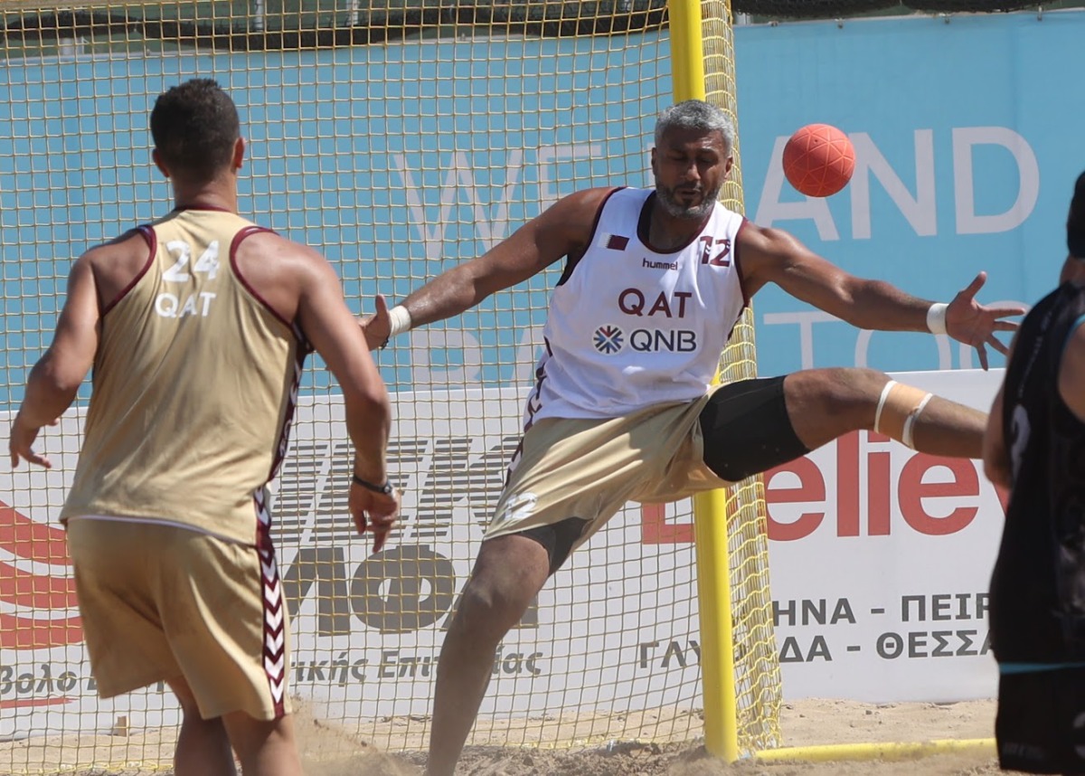 Qatar goalkeeper Mohsen Mohammed Alyafeai in action.