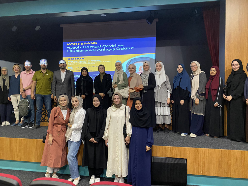 Media spokeswoman for the Award Dr. Hanan Al Fayyad meeting with students of the Department of Arabic Language at 29 Mayis University, in Istanbul, Turkiye.
