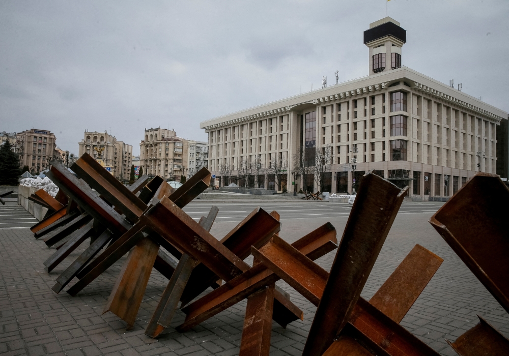 Anti-tank constructions are seen in central Kyiv, Ukraine, on March 7, 2022. (REUTERS/Gleb Garanich)