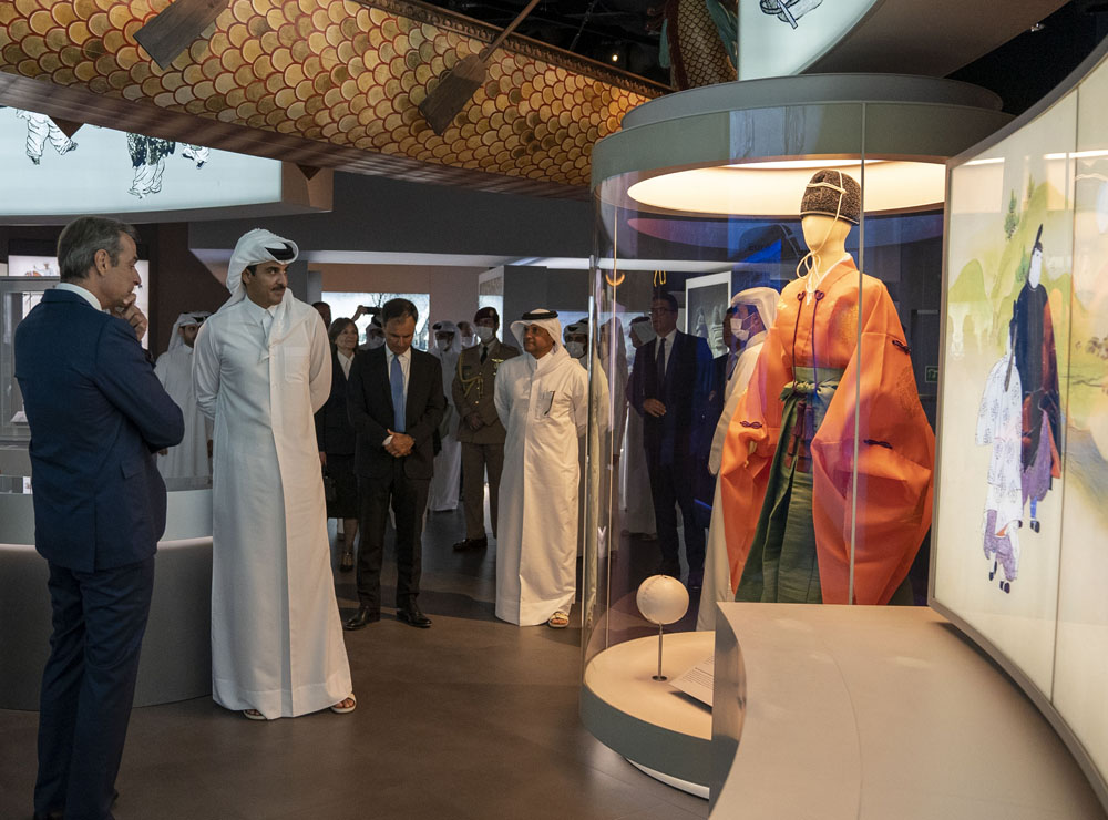 Amir H H Sheikh Tamim bin Hamad Al Thani and Prime Minister of Greece H E Kyriakos Mitsotakis visiting the 3-2-1 Qatar Olympic and Sports Museum yesterday. 
