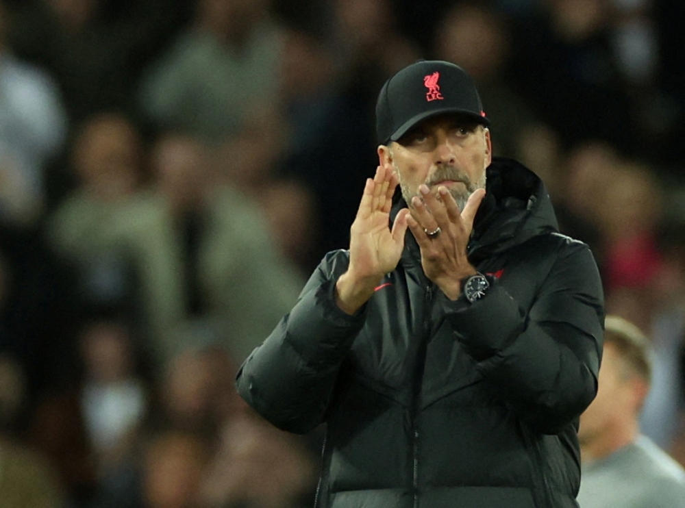 October 29, 2022 Liverpool manager Juergen Klopp applauds fans after the match REUTERS/Phil Noble
