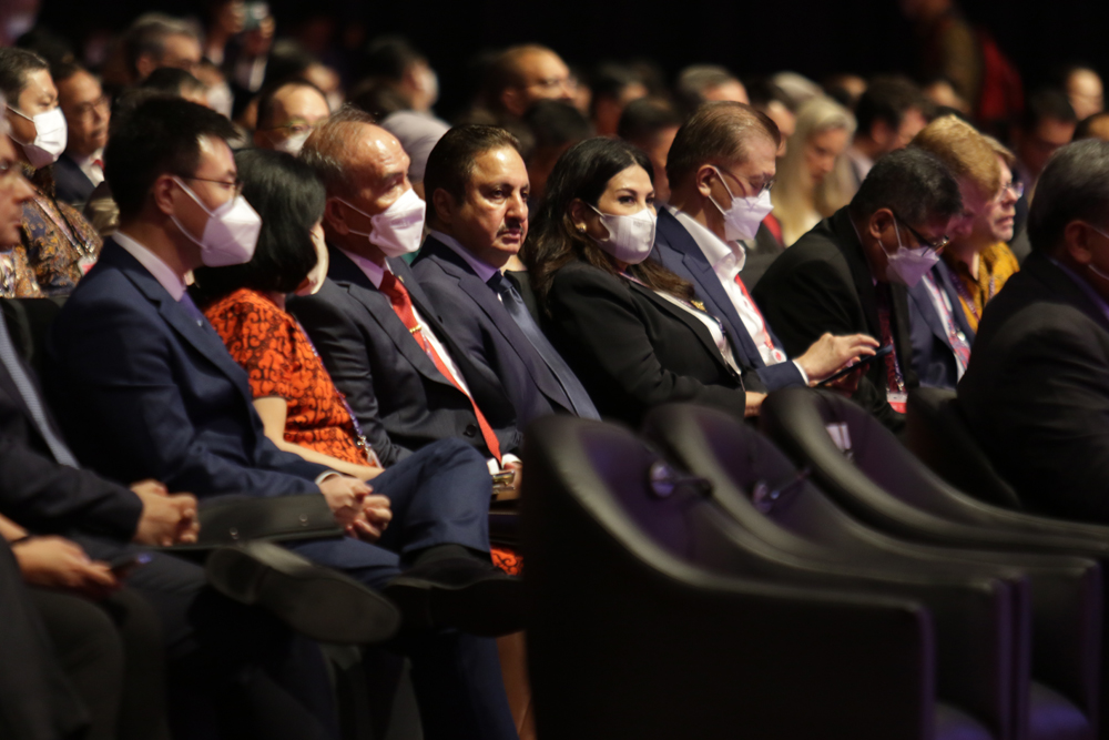 QC Chairman, Sheikh Khalifa bin Jassim Al Thani with other officials during the B20 Indonesia 
Summit 2022.