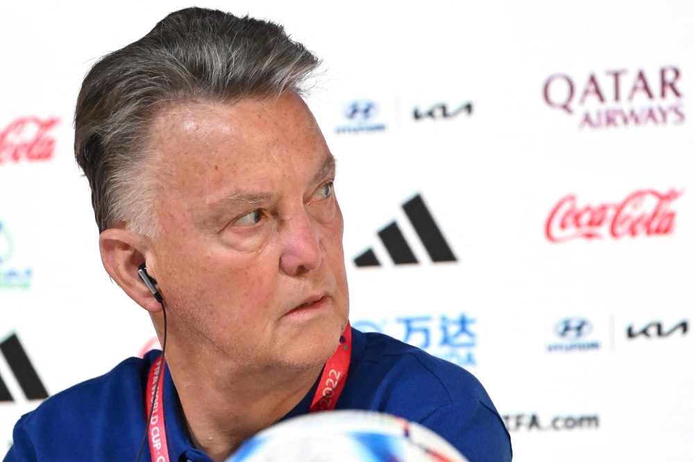 Netherlands' coach Louis Van Gaal attends a press conference at the Qatar National Convention Center (QNCC) in Doha on November 28, 2022, on the eve of the Qatar 2022 World Cup football match between the Netherlands and Qatar. (Photo by Alberto PIZZOLI / AFP)