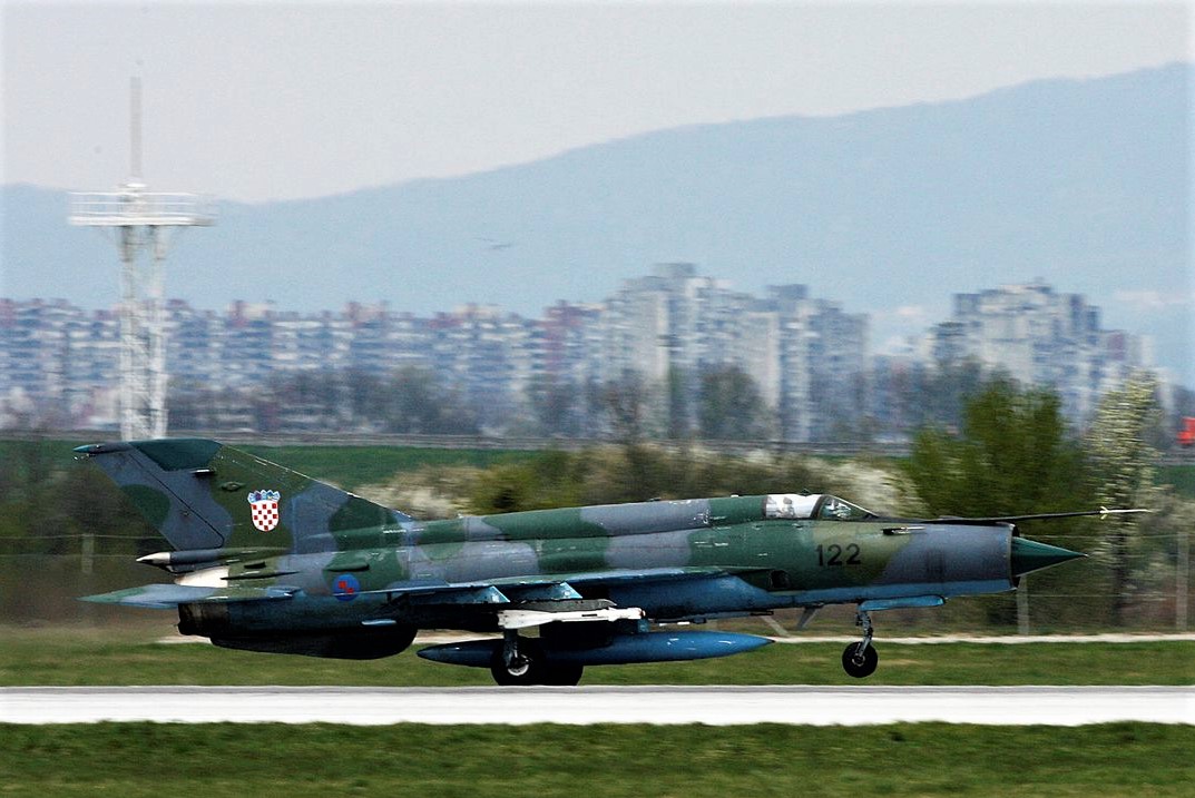 File Photo: A Croatian Army MIG-21 jet fighter takes off from Zagreb's airport in this April 4, 2008. (REUTERS/Nikola Solic)