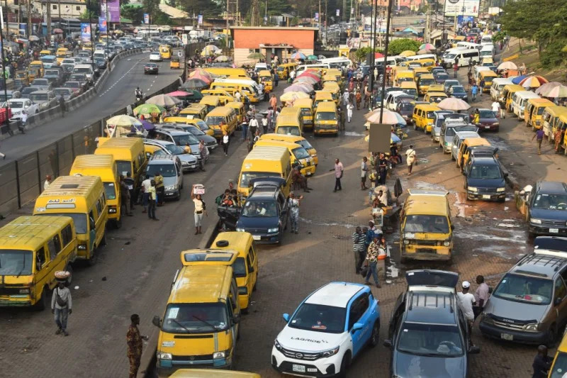Vehicles drive in traffic gridlock at Ojodu-Berger bus station in Lagos, Nigeria, on October 19, 2022. (AFP/Getty Images)

