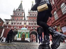 Crowds are thinner at Moscow's top sights. Alexander NEMENOV / AFP/File
