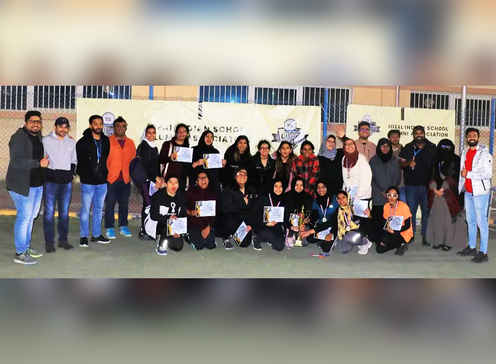 IIS Alumni Association Throwball Tournament participants with the organisers.