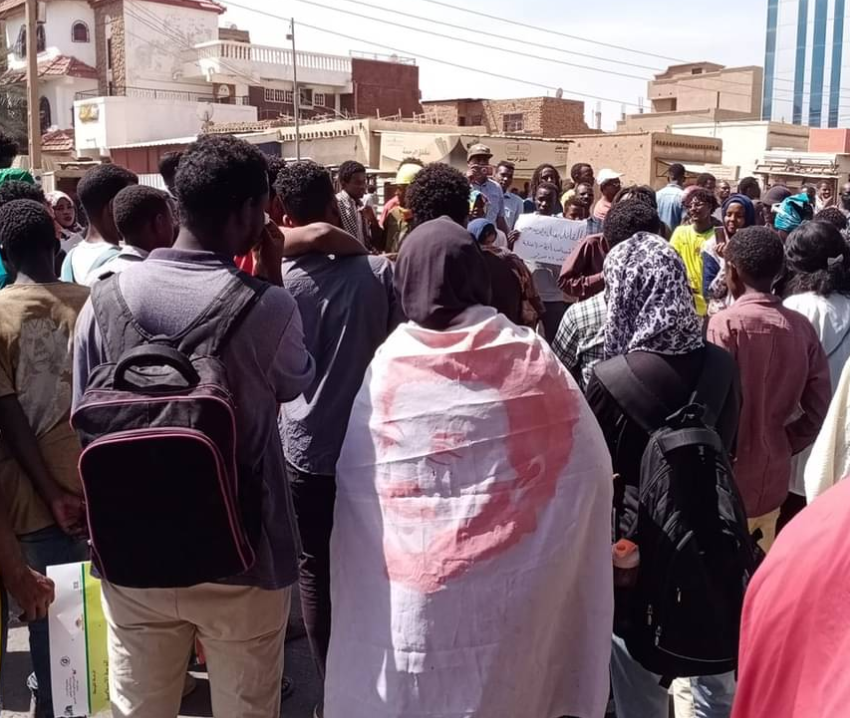 Protesters gathered in Khartoum during the 28 February protests. AlTaghyeer/Fateh al-Rahman Hamouda