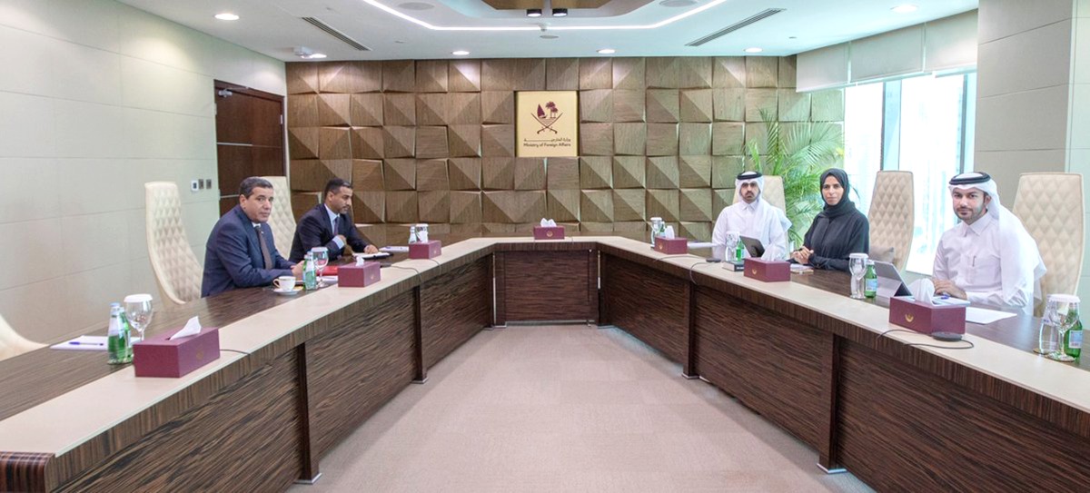 Minister of State for International Cooperation at the Ministry of Foreign Affairs H E Lolwah bint Rashid Al Khater during her meeting with Ambassador of the Republic of Yemen to the State of Qatar H E Rajeh Hussain Farhan Badi.
