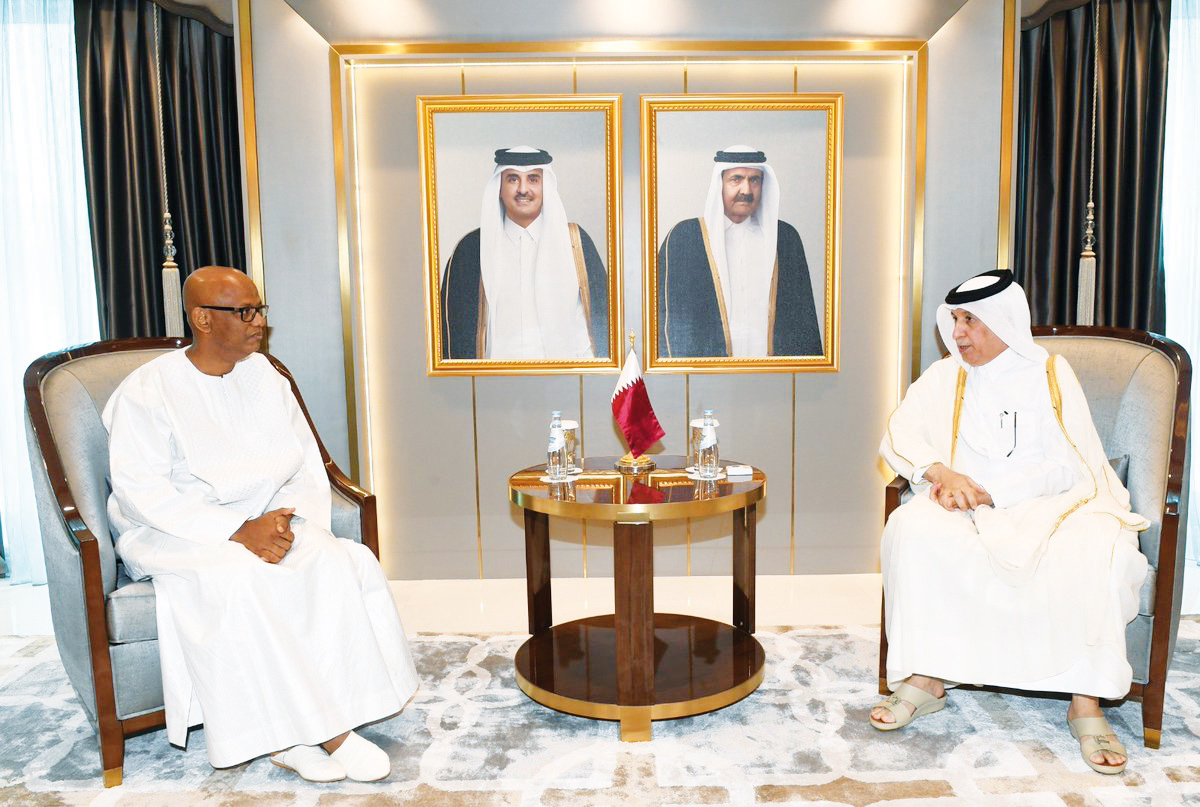 Al Muraikhi receives credentials of envoys of Guatemala and Guinea