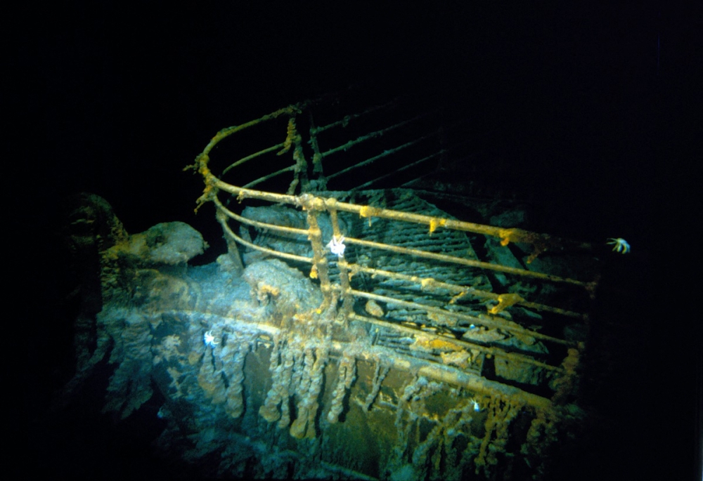 This handout image taken during the historical 1986 dive, courtesy of WHOI (Woods Hole Oceanographic Institution) and released February 15, 2023 shows the Titanic bow. A submersible vessel used to take tourists to see the wreckage of the Titanic in the North Atlantic has gone missing, triggering a search-and-rescue operation, the US Coast Guard said on June 19, 2023. (Photo by Woods Hole Oceanographic Institution / AFP)