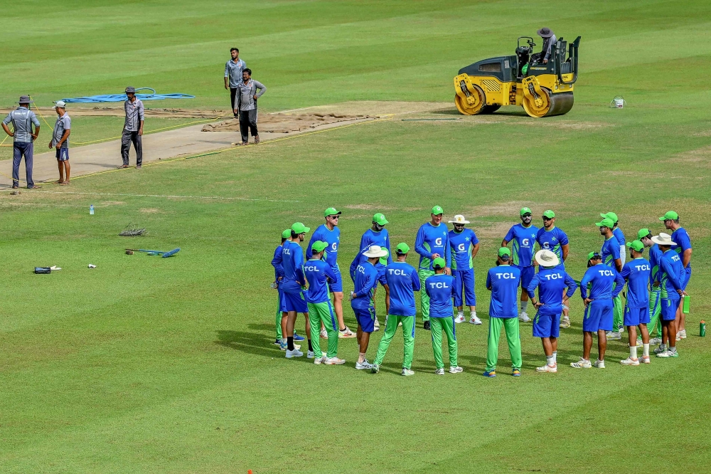 Pakistan's players attend a practice session at the Sinhalese Sports Club (SSC) Ground in Colombo on July 23, 2023 on the eve of their second Test cricket match against Sri Lanka. (Photo by Ishara S. KODIKARA / AFP)
