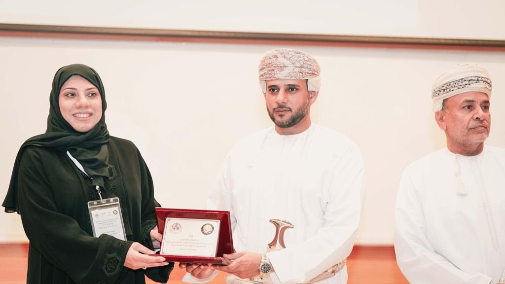 DIFI Executive Director Dr. Sharifa Noman Al Emadi (left) with officials during the symposium held in Oman.