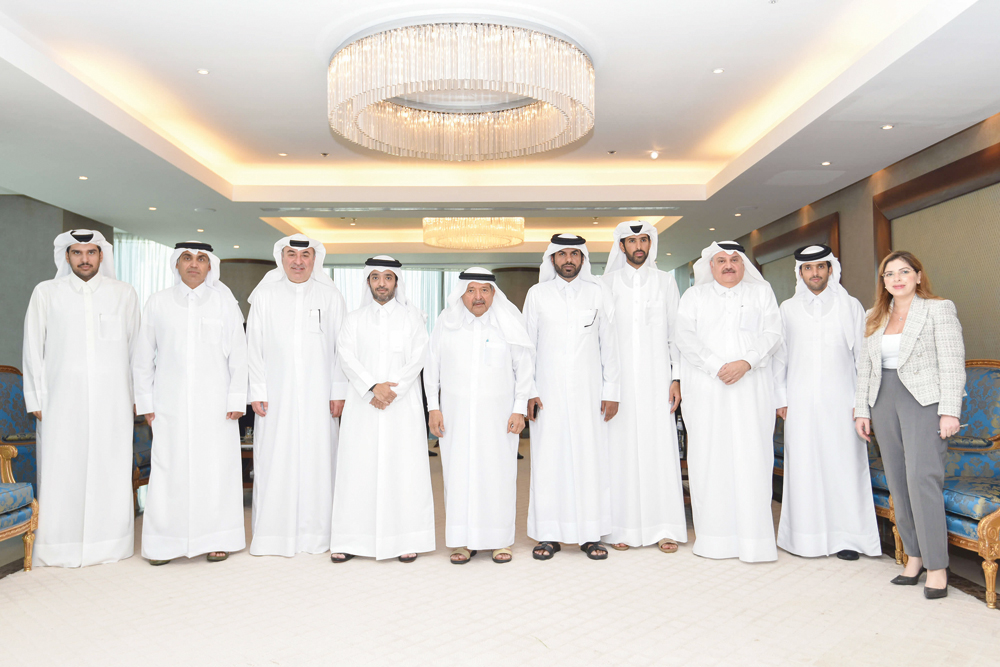 Qatari Hotels Association Chairman, Sheikh Faisal bin Qassim Al Thani, Deputy Chairperson of Qatar Tourism, Saad Al Kharji with other dignitaries and officials during the meeting.
