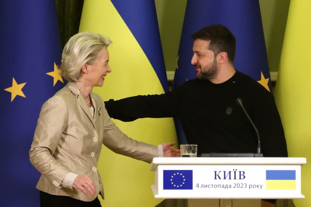 European Commission President Ursula von der Leyen (left) and Ukraine's President Volodymyr Zelensky (right) give a joint press conference following their talks in Kyiv on November 4, 2023, amid the Russian invasion of Ukraine. (Photo by Anatolii Stepanov / AFP)