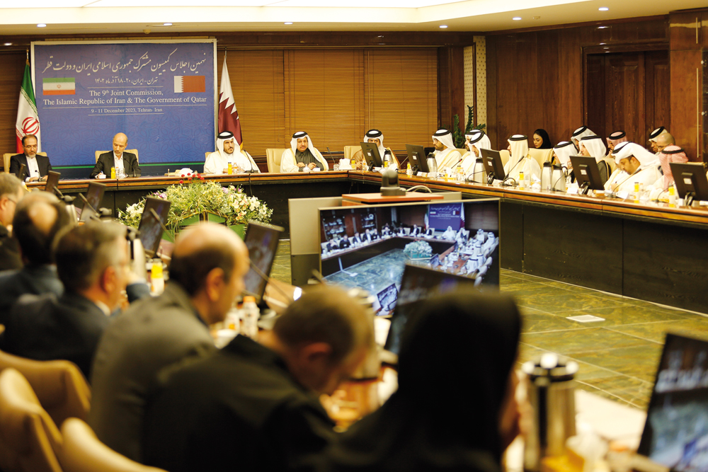Minister of Commerce and Industry, H E Sheikh Mohammed bin Hamad bin Qassim Al Thani of Qatar; Minister of Energy of the Islamic Republic of Iran, H E Ali Akbar Mehrabian; Qatar Chamber of Commerce Chairman Sheikh Khalifa bin Jassim Al Thani, at the ninth session of the Qatari-Iranian Joint Committee in Tehran. 