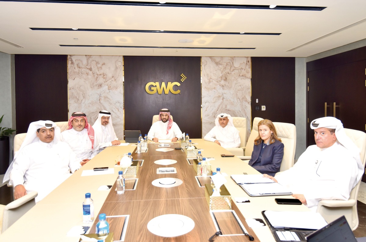 Sheikh Abdullah bin Fahad bin Jassem bin Jaber Al Thani with representatives of the Ministry of Commerce and Industry, GWC’s external auditors Ernst & Young, and company’s shareholders during the meeting.