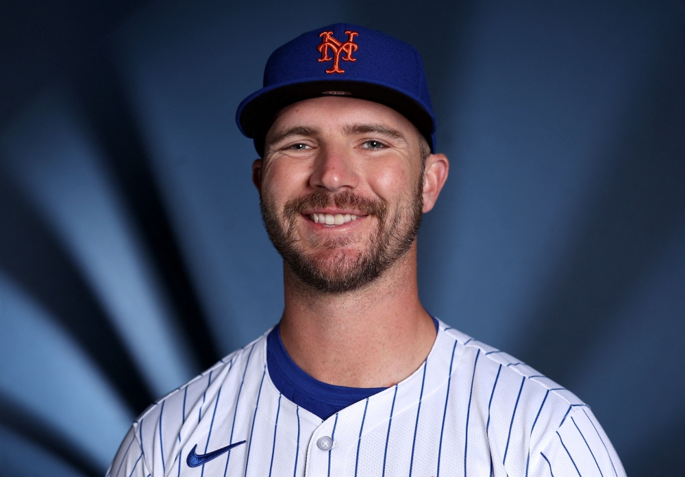 Pete Alonso #20 of the New York Mets poses for a portrait on New York Mets Photo Day at Clover Park on February 22, 2024 in Port St. Lucie, Florida. Elsa/Getty Images/AFP (Photo by ELSA / GETTY IMAGES NORTH AMERICA / Getty Images via AFP)
