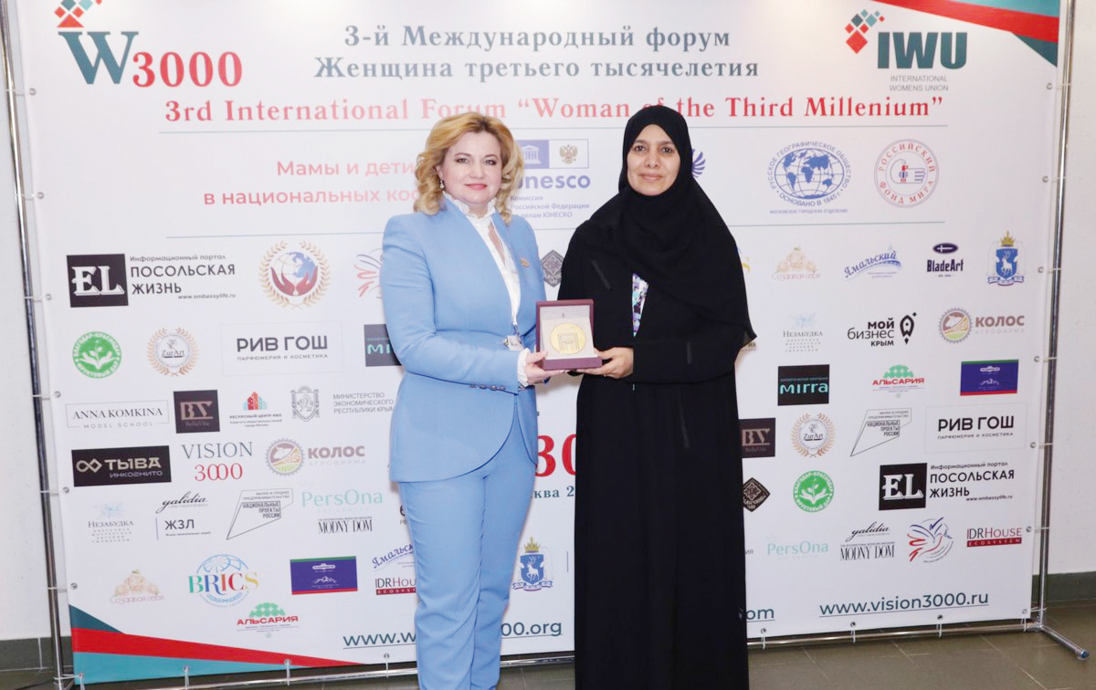 Deputy Speaker of the Shura Council H E Dr. Hamda bint Hassan Al Sulaiti meeting a Russian official on the sidelines of the dialogue. 