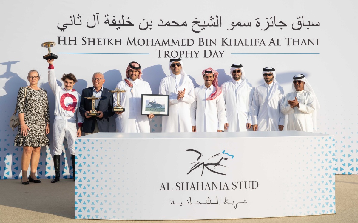 Qatar Racing and Equestrian Club Chairman and President of Asian Equestrian Federation Hamad bin Abdulrahman Al Attiya honoured the winners of Ebraz Cup. PICS: Juhaim/QREC 
