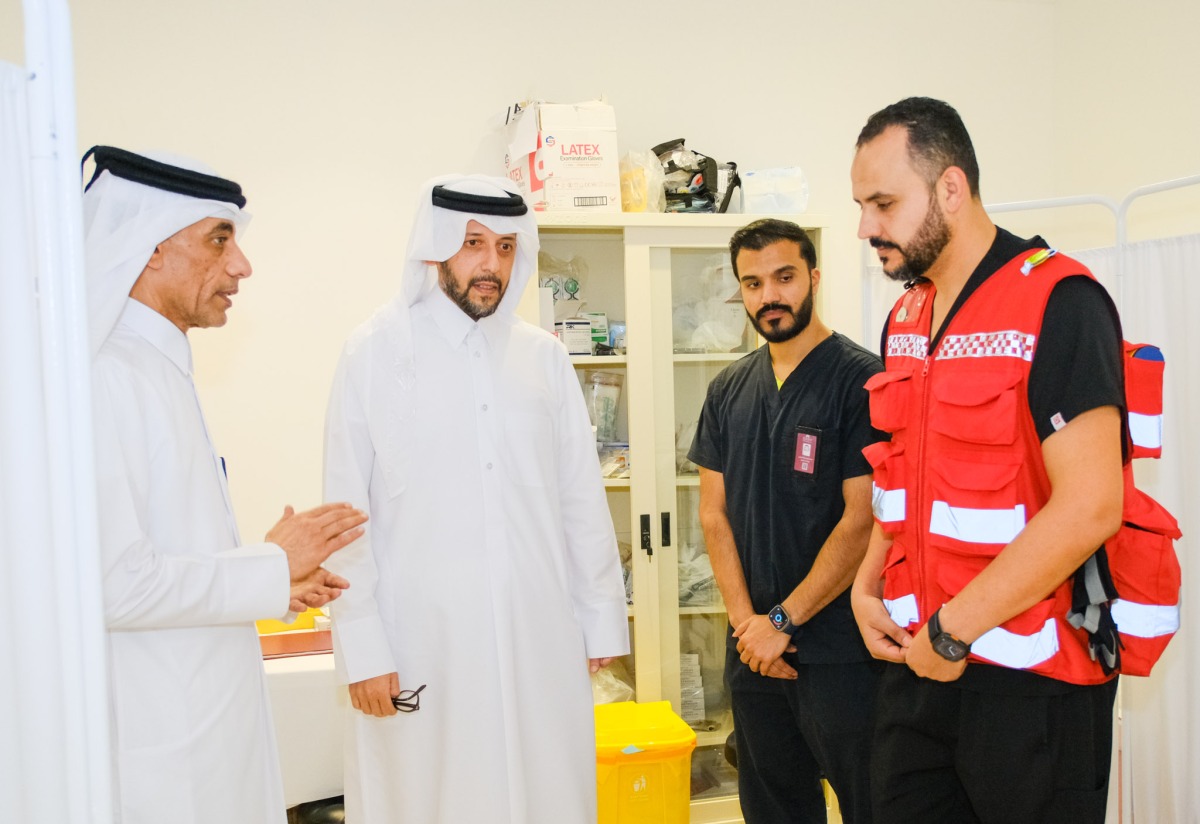 Minister of Public Health H E Mansoor bin Ebrahim Al Mahmoud (second left) visiting the  Qatari Hajj Mission’s medical clinics in Mina.