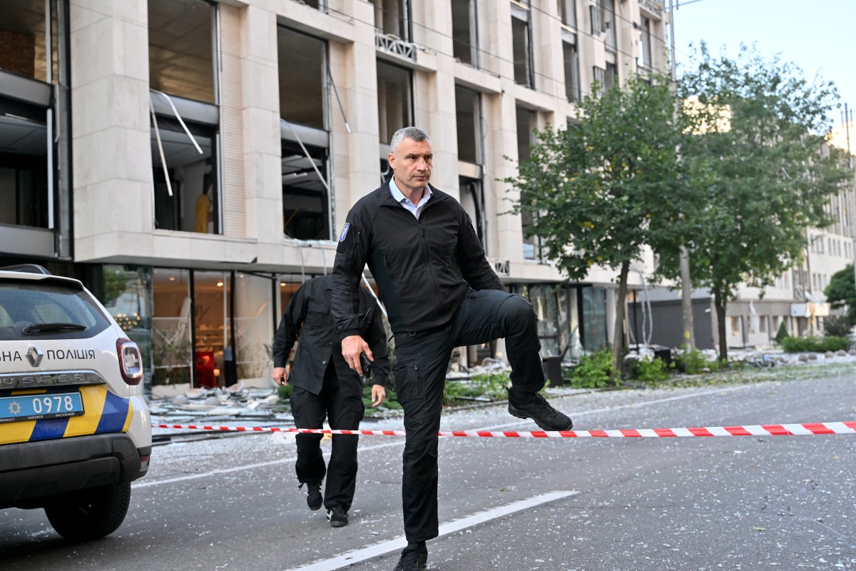Photo used for representational purposes. Kyiv's mayor Vitali Klitschko visits damaged areas following a large-scale Russian drone and missile attacks in Kyiv on August 28, 2025, amid the Russian invasion of Ukraine. (Photo by Sergei SUPINSKY / AFP)
