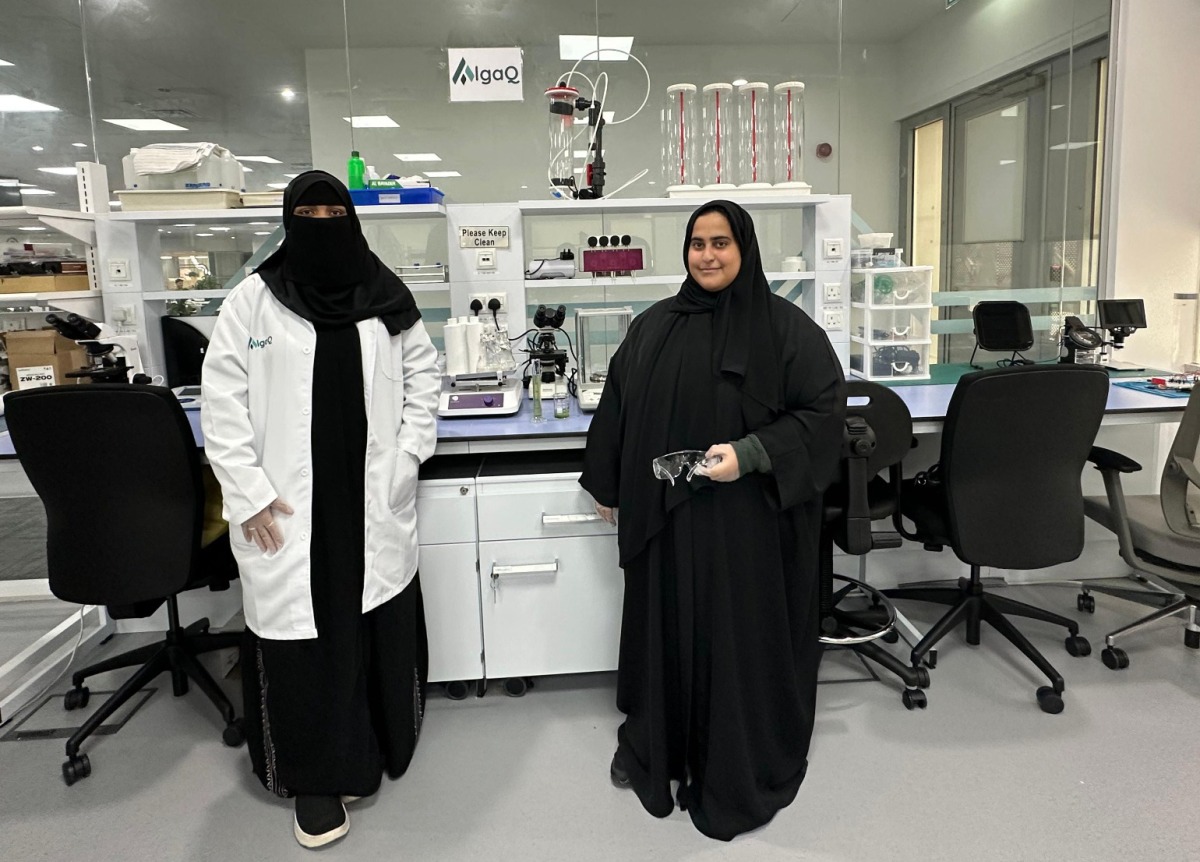 Founder and CEO of AlgaQ Hissa Al-Thani (right) and Chief Scientific Officer Huda Kazi.