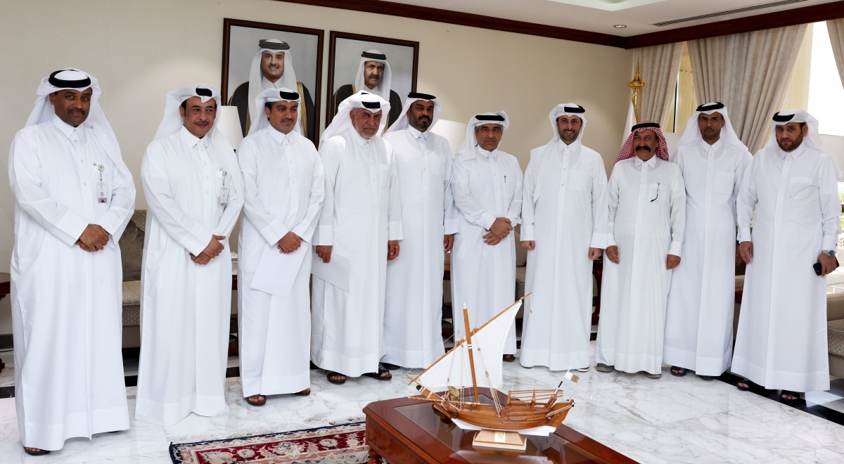 Municipality Minister, fishermen discuss ways to advance fishing sector in Qatar