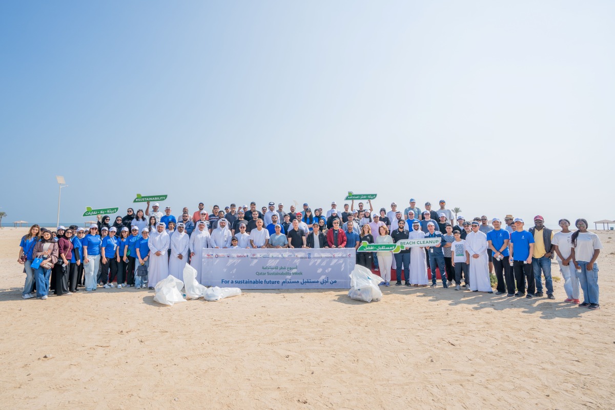 UDST holds beach cleanup initiative among its students to protect Qatar’s coastline